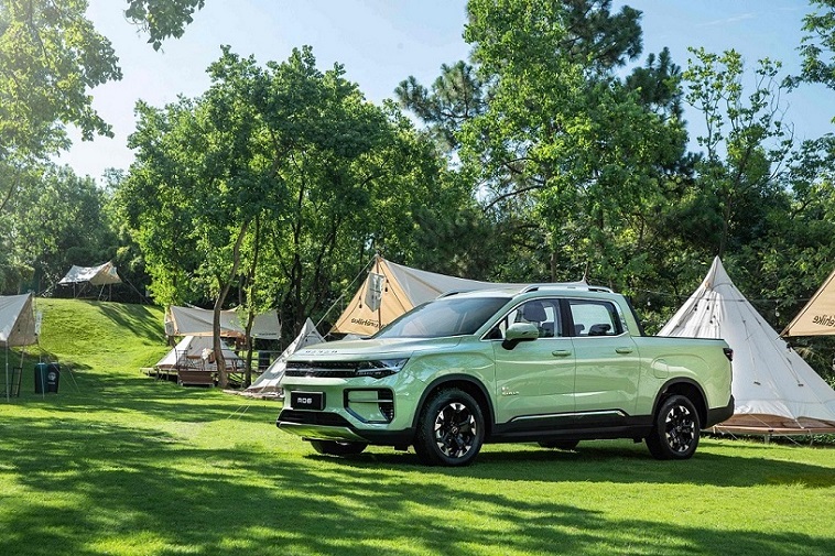 Las camionetas 100% eléctricas se encuentran con la diversidad al aire libre